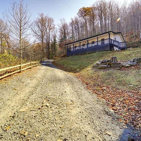 Pet-Friendly Spruce Pine Cabin With Private Fire Pit Exterior photo