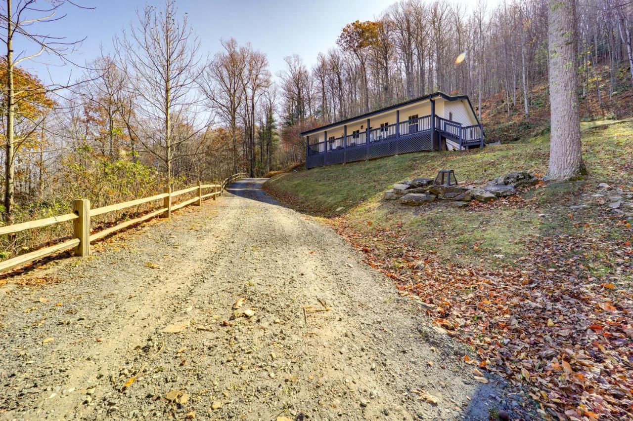 Pet-Friendly Spruce Pine Cabin With Private Fire Pit Exterior photo