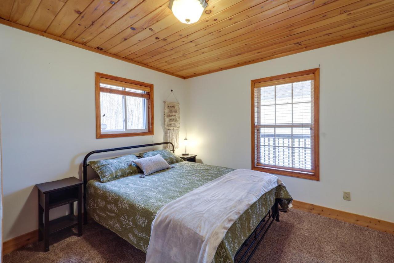 Pet-Friendly Spruce Pine Cabin With Private Fire Pit Exterior photo
