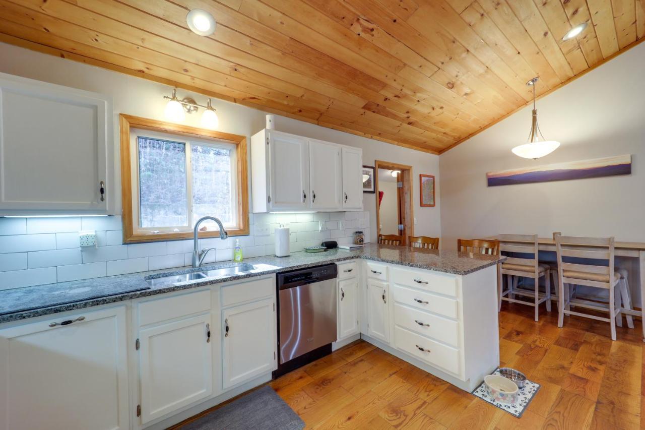 Pet-Friendly Spruce Pine Cabin With Private Fire Pit Exterior photo